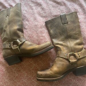Brown boots size 9
